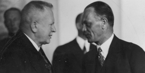 <%# $this->DataItem->marArticleFrom->title %