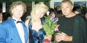 <%# $this->DataItem->marArticleFrom->title %