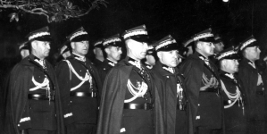 <%# $this->DataItem->marArticleFrom->title %