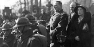 <%# $this->DataItem->marArticleFrom->title %