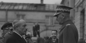 <%# $this->DataItem->marArticleFrom->title %