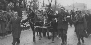 <%# $this->DataItem->marArticleFrom->title %