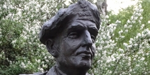 <%# $this->DataItem->marArticleFrom->title %