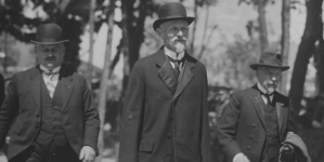 <%# $this->DataItem->marArticleFrom->title %