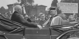 <%# $this->DataItem->marArticleFrom->title %