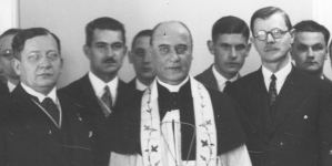 <%# $this->DataItem->marArticleFrom->title %