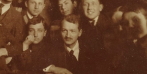 Wacław Borowy z uczniami w gimnazjum im. Jana Zamoyskiego w Warszawie w 1918 roku.
