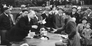 <%# $this->DataItem->marArticleFrom->title %