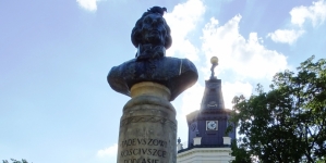 <%# $this->DataItem->marArticleFrom->title %