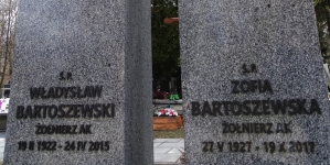 Grób Władysława Bartoszewskiego i jego żony Zofii na cmentarzu Wojskowym na Powązkach w Warszawie.