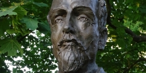 <%# $this->DataItem->marArticleFrom->title %