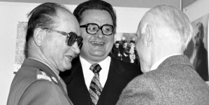 <%# $this->DataItem->marArticleFrom->title %