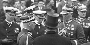 <%# $this->DataItem->marArticleFrom->title %