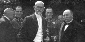 <%# $this->DataItem->marArticleFrom->title %