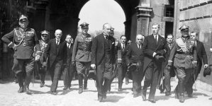 <%# $this->DataItem->marArticleFrom->title %