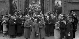 <%# $this->DataItem->marArticleFrom->title %