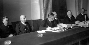 <%# $this->DataItem->marArticleFrom->title %