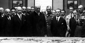 <%# $this->DataItem->marArticleFrom->title %