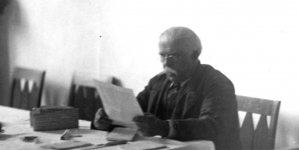 <%# $this->DataItem->marArticleFrom->title %