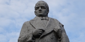 <%# $this->DataItem->marArticleFrom->title %