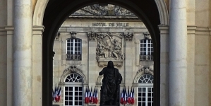 <%# $this->DataItem->marArticleFrom->title %