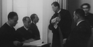 <%# $this->DataItem->marArticleFrom->title %