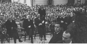 <%# $this->DataItem->marArticleFrom->title %