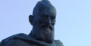 <%# $this->DataItem->marArticleFrom->title %