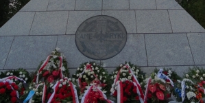 Pomnik Czynu Zbrojnego Polonii Amerykańskiej na Żoliborzu w Warszawie.