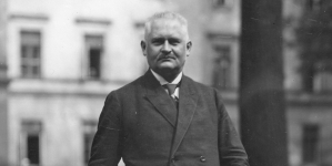 <%# $this->DataItem->marArticleFrom->title %