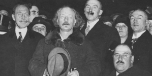 <%# $this->DataItem->marArticleFrom->title %