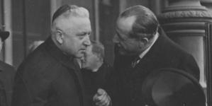 <%# $this->DataItem->marArticleFrom->title %