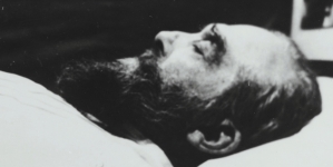 Ciało hrabiego Zdzisława Tarnowskiego na łożu śmierci w listopadzie 1937 roku.