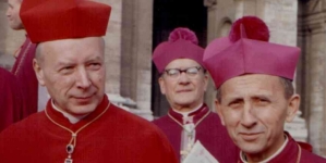 <%# $this->DataItem->marArticleFrom->title %