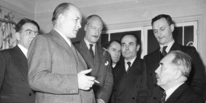 <%# $this->DataItem->marArticleFrom->title %