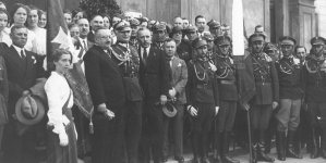 <%# $this->DataItem->marArticleFrom->title %