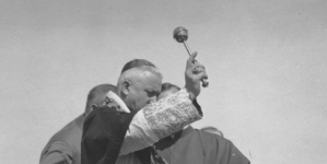 <%# $this->DataItem->marArticleFrom->title %