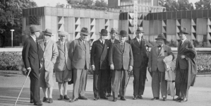 <%# $this->DataItem->marArticleFrom->title %