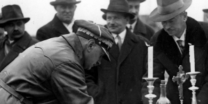 <%# $this->DataItem->marArticleFrom->title %