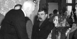 <%# $this->DataItem->marArticleFrom->title %