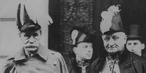 <%# $this->DataItem->marArticleFrom->title %