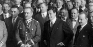 <%# $this->DataItem->marArticleFrom->title %