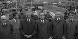 <%# $this->DataItem->marArticleFrom->title %