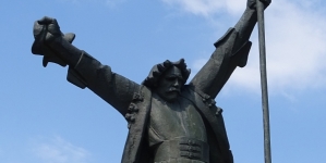 <%# $this->DataItem->marArticleFrom->title %