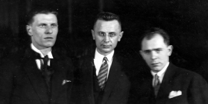 <%# $this->DataItem->marArticleFrom->title %