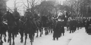 <%# $this->DataItem->marArticleFrom->title %