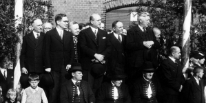 <%# $this->DataItem->marArticleFrom->title %