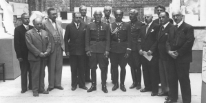 <%# $this->DataItem->marArticleFrom->title %