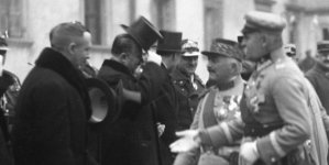 <%# $this->DataItem->marArticleFrom->title %