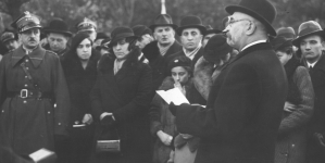 <%# $this->DataItem->marArticleFrom->title %